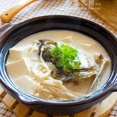 鱼头炖豆腐